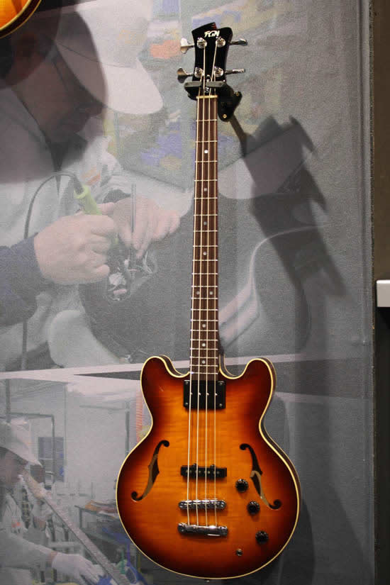 Bass Professor Musik Messe 2011 - fgn Bass Professor Musik Messe 2011 - fgn