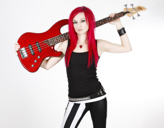 Lady on Bass: Tina Schmalfuss