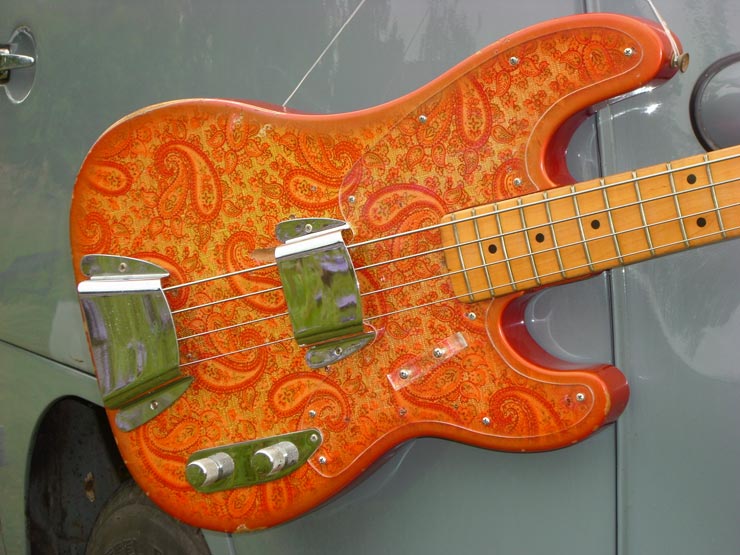 Bass Professor 2/2013 - Bass Museum: Fender Telecaster Bass 1968 in Pink Paisley