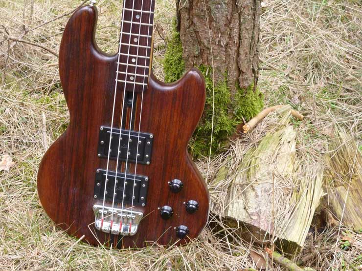 Bass Professor 3/2013, Ausgabe 70. BassMuseum: Wal Pro Bass Prototype Custom Bass - später MK 1 Bass Professor 3/2013, Ausgabe 70. BassMuseum: Wal Pro Bass Prototype Custom Bass - später MK 1