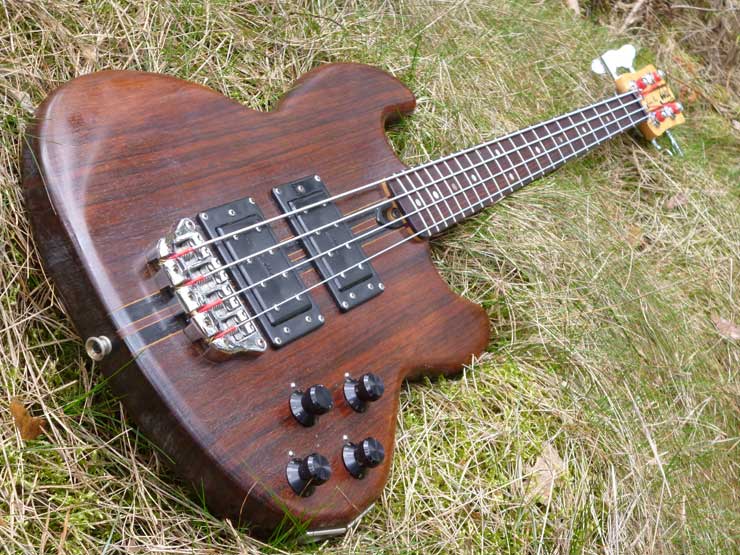 Bass Professor 3/2013, Ausgabe 70. BassMuseum: Wal Pro Bass Prototype Custom Bass - später MK 1 Bass Professor 3/2013, Ausgabe 70. BassMuseum: Wal Pro Bass Prototype Custom Bass - später MK 1