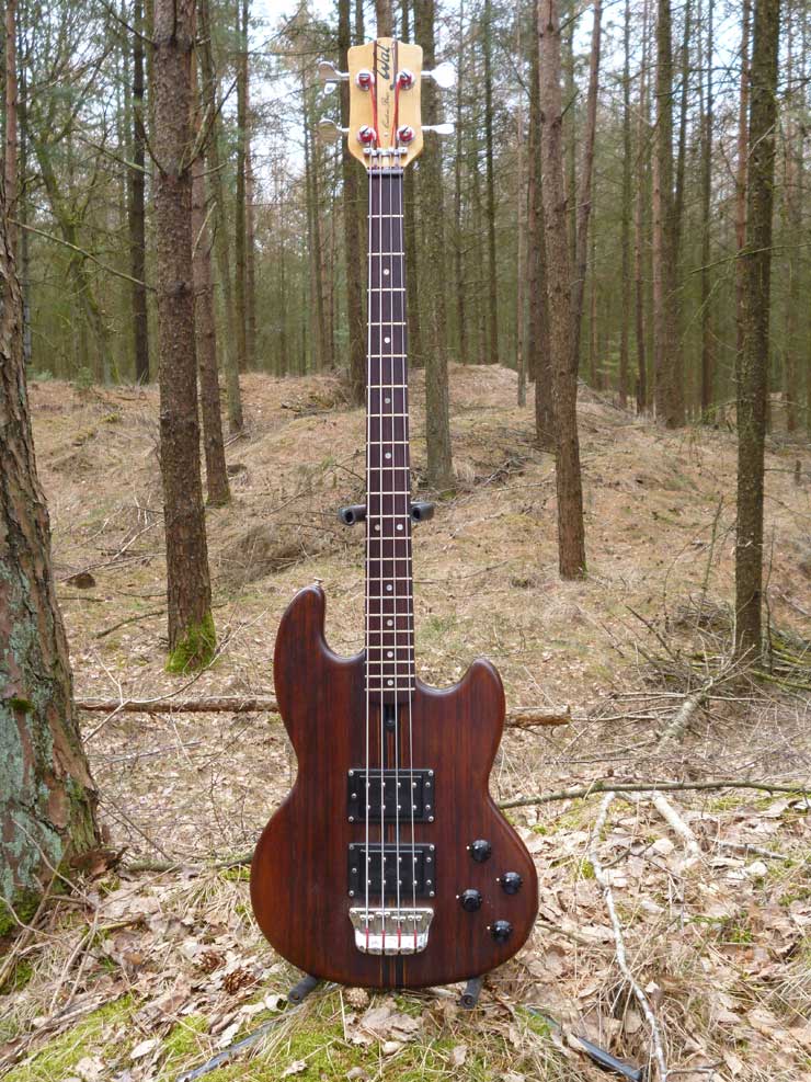 Bass Professor 3/2013, Ausgabe 70. BassMuseum: Wal Pro Bass Prototype Custom Bass - später MK 1 Bass Professor 3/2013, Ausgabe 70. BassMuseum: Wal Pro Bass Prototype Custom Bass - später MK 1