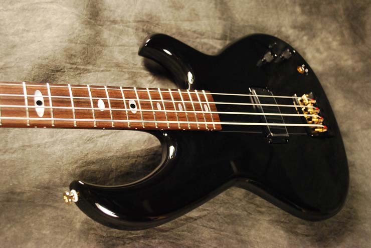 Bass Professor 3/2013, Ausgabe 70. Bass Special: Aria Pro II Clif Burton Bass