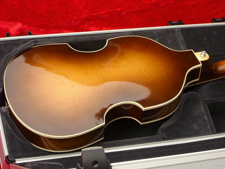 Bp4/2013 - BassMuseum Höfner 500/1 Violin Bass 1964. Bp4/2013 - BassMuseum Höfner 500/1 Violin Bass 1964.