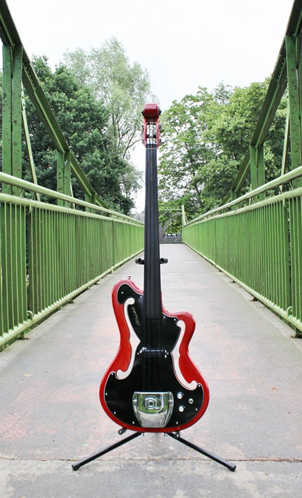 Bass Professor 4/2015. BassMuseum: Ampeg Scroll Head AMUB 1 Fretless von 1968