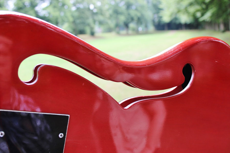 Bass Professor 4/2015. BassMuseum: Ampeg Scroll Head AMUB 1 Fretless von 1968
