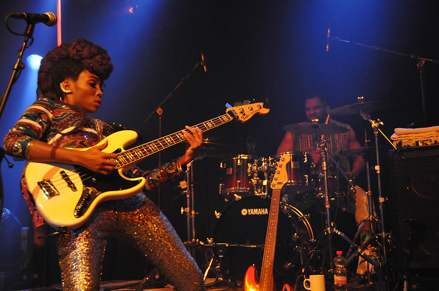 Bass Professor 4/2015, Story: Nik West Bass Professor 4/2015, Story: Nik West