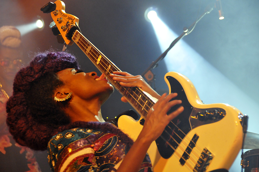 Bass Professor 4/2015, Story: Nik West Bass Professor 4/2015, Story: Nik West