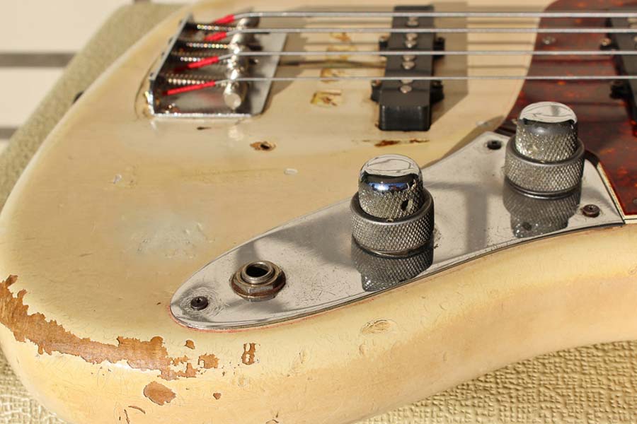 Fender 1961 Jazz Bass in Olympic white Fender 1961 Jazz Bass in Olympic white