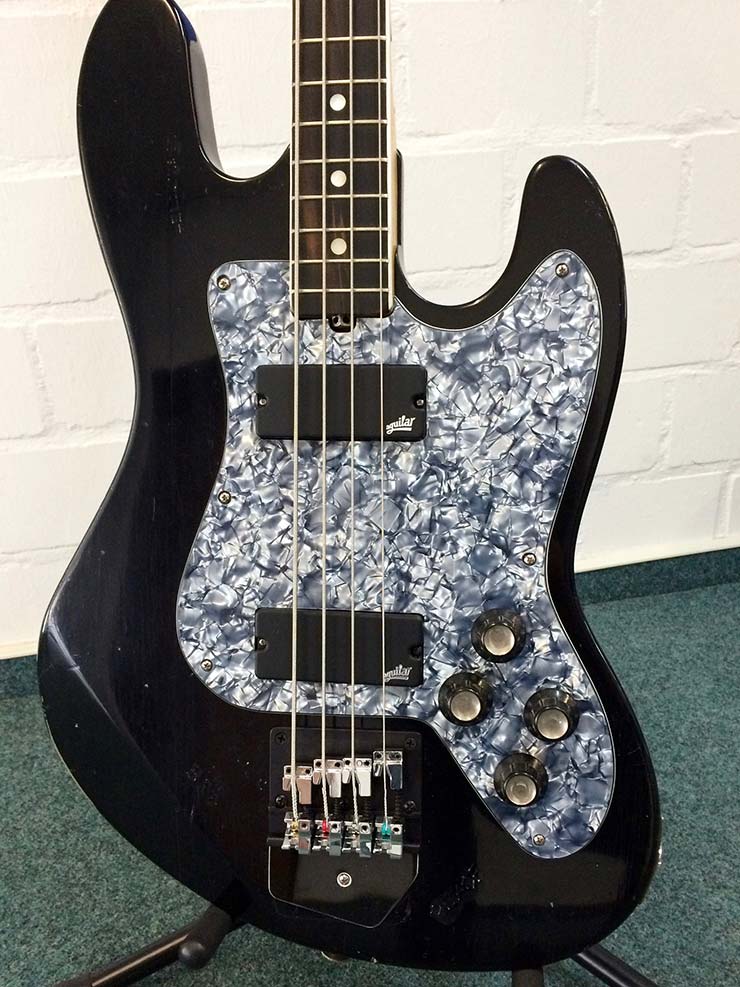 Story: Jolana Galaxis Modifikation. Bass Professor 4/2016, Ausgabe 86, Jens Ritter Story. Bass Museum Mighty Mite, Jolana, Warwick buzzard, Hellmut Hattler, Juergen Attig, Ritter Bass, Fender Elite, Fender Flea Jazz BAss, Galli, Lehle Mono, Musicman Caprice, Ritter Diamond BAss, Swarovski Story: Jolana Galaxis Modifikation. Bass Professor 4/2016, Ausgabe 86, Jens Ritter Story. Bass Museum Mighty Mite, Jolana, Warwick buzzard, Hellmut Hattler, Juergen Attig, Ritter Bass, Fender Elite, Fender Flea Jazz BAss, Galli, Lehle Mono, Musicman Caprice, Ritter Diamond BAss, Swarovski