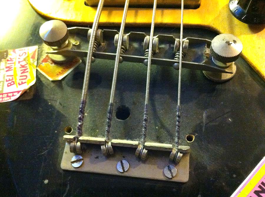 Story: Jolana Galaxis Modifikation. Bass Professor 4/2016, Ausgabe 86, Jens Ritter Story. Bass Museum Mighty Mite, Jolana, Warwick buzzard, Hellmut Hattler, Juergen Attig, Ritter Bass, Fender Elite, Fender Flea Jazz BAss, Galli, Lehle Mono, Musicman Caprice, Ritter Diamond BAss, Swarovski Story: Jolana Galaxis Modifikation. Bass Professor 4/2016, Ausgabe 86, Jens Ritter Story. Bass Museum Mighty Mite, Jolana, Warwick buzzard, Hellmut Hattler, Juergen Attig, Ritter Bass, Fender Elite, Fender Flea Jazz BAss, Galli, Lehle Mono, Musicman Caprice, Ritter Diamond BAss, Swarovski