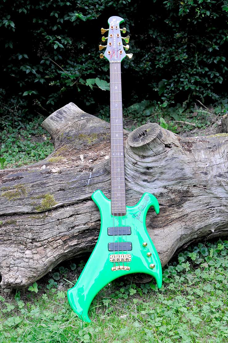 Bass Special: Warwick Buzzard John Entwistle. Bass Professor 4/2016, Ausgabe 86, Jens Ritter Story. Bass Museum Mighty Mite, Jolana, Warwick buzzard, Hellmut Hattler, Juergen Attig, Ritter Bass, Fender Elite, Fender Flea Jazz BAss, Galli, Lehle Mono, Musicman Caprice, Ritter Diamond BAss, Swarovski Bass Special: Warwick Buzzard John Entwistle. Bass Professor 4/2016, Ausgabe 86, Jens Ritter Story. Bass Museum Mighty Mite, Jolana, Warwick buzzard, Hellmut Hattler, Juergen Attig, Ritter Bass, Fender Elite, Fender Flea Jazz BAss, Galli, Lehle Mono, Musicman Caprice, Ritter Diamond BAss, Swarovski