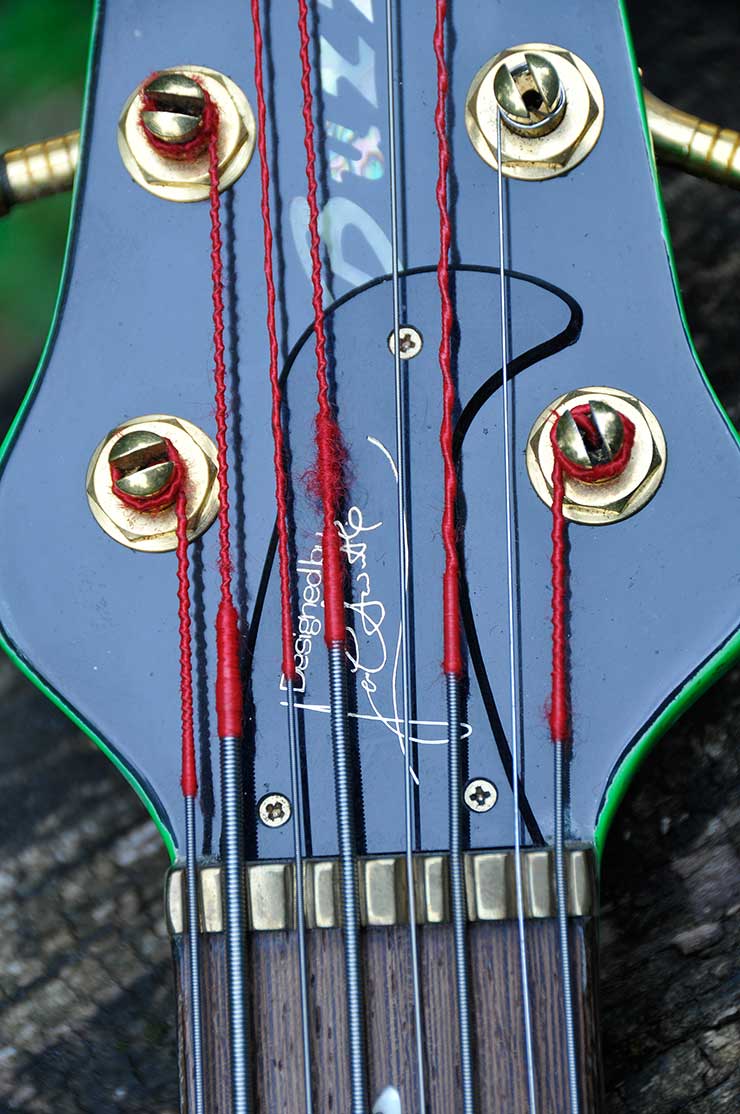 Bass Special: Warwick Buzzard John Entwistle. Bass Professor 4/2016, Ausgabe 86, Jens Ritter Story. Bass Museum Mighty Mite, Jolana, Warwick buzzard, Hellmut Hattler, Juergen Attig, Ritter Bass, Fender Elite, Fender Flea Jazz BAss, Galli, Lehle Mono, Musicman Caprice, Ritter Diamond BAss, Swarovski Bass Special: Warwick Buzzard John Entwistle. Bass Professor 4/2016, Ausgabe 86, Jens Ritter Story. Bass Museum Mighty Mite, Jolana, Warwick buzzard, Hellmut Hattler, Juergen Attig, Ritter Bass, Fender Elite, Fender Flea Jazz BAss, Galli, Lehle Mono, Musicman Caprice, Ritter Diamond BAss, Swarovski