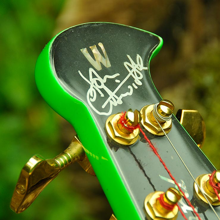 1Bass Special: Warwick Buzzard John Entwistle. Bass Professor 4/2016, Ausgabe 86, Jens Ritter Story. Bass Museum Mighty Mite, Jolana, Warwick buzzard, Hellmut Hattler, Juergen Attig, Ritter Bass, Fender Elite, Fender Flea Jazz BAss, Galli, Lehle Mono, Musicman Caprice, Ritter Diamond BAss, Swarovski Bass Special: Warwick Buzzard John Entwistle. Bass Professor 4/2016, Ausgabe 86, Jens Ritter Story. Bass Museum Mighty Mite, Jolana, Warwick buzzard, Hellmut Hattler, Juergen Attig, Ritter Bass, Fender Elite, Fender Flea Jazz BAss, Galli, Lehle Mono, Musicman Caprice, Ritter Diamond BAss, Swarovski