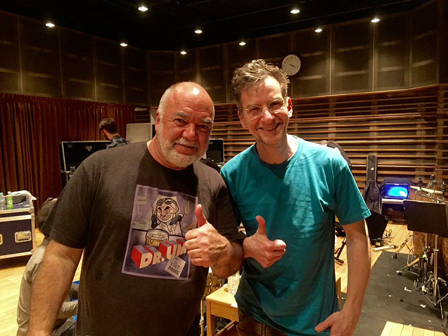 Story: Jürgen Attig (König der Löwen) Bass Professor 4/2016, Ausgabe 86, Jens Ritter Story. Bass Museum Mighty Mite, Jolana, Warwick buzzard, Hellmut Hattler, Juergen Attig, Ritter Bass, Fender Elite, Fender Flea Jazz BAss, Galli, Lehle Mono, Musicman Caprice, Ritter Diamond BAss, Swarovski