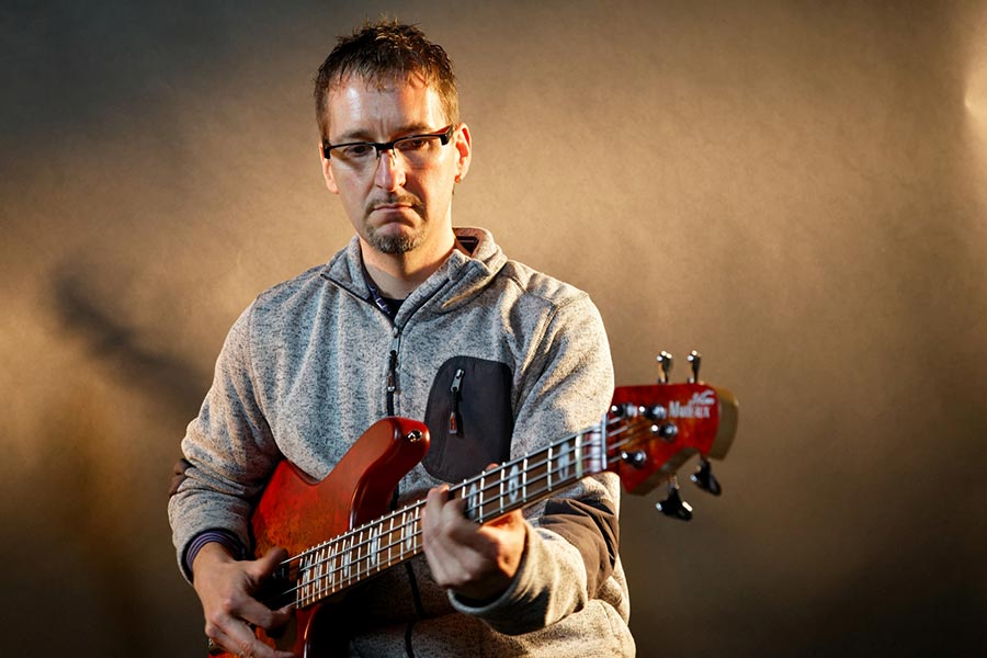 Bass Professor 5/2016, Ausgabe 87, Bassbauer im Gespräch: Gerald Marleaux