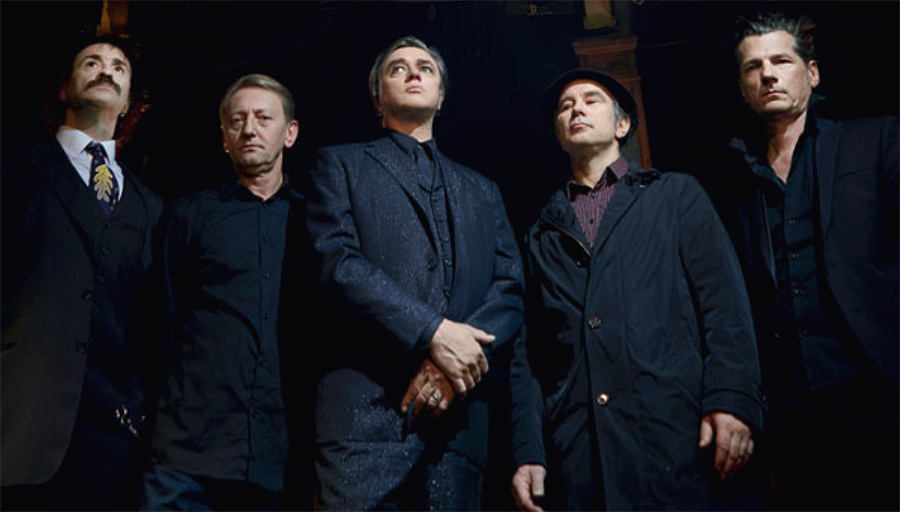 Bass Professor 3/2017;  Story: Alexander Hacke, "Einstürzende Neubauten". Bass Professor 3/2017;  Story: Alexander Hacke, "Einstürzende Neubauten".