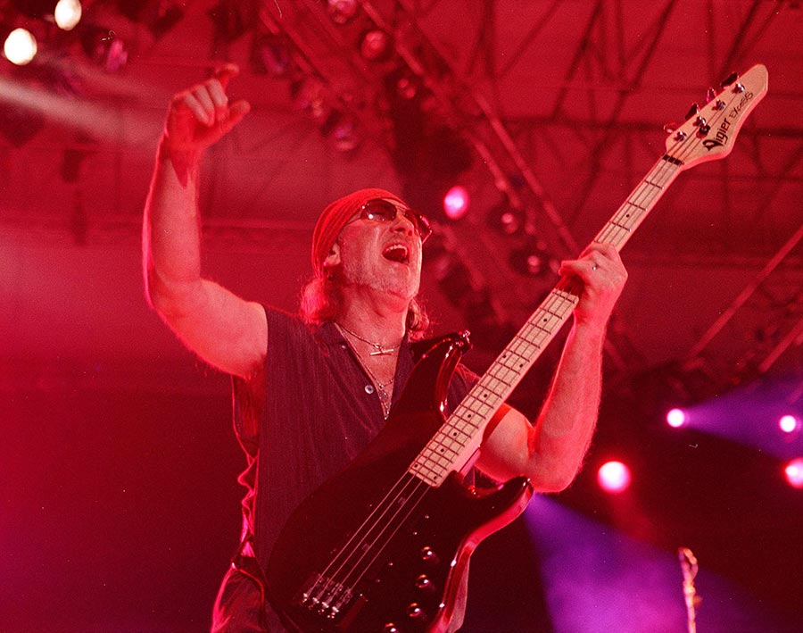 Bass Professor 3/2017; Story: Roger Glover (DEEP PURLE) Bass Professor 3/2017; Story: Roger Glover (DEEP PURLE)
