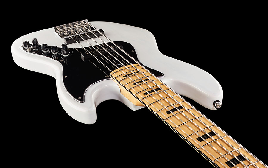 Bass Professor 4/2017. Ausgabe Nr.91, Test: SIRE MARCUS MILLER V7 Vintage