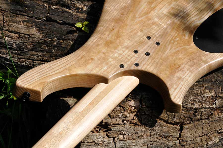 Bass Professor 5/2017, Bass Special: Deutscher Instrumentenpreis 2017 - Le Fay Pulse 4 Bass Professor 5/2017, Bass Special: Deutscher Instrumentenpreis 2017 - Le Fay Pulse 4