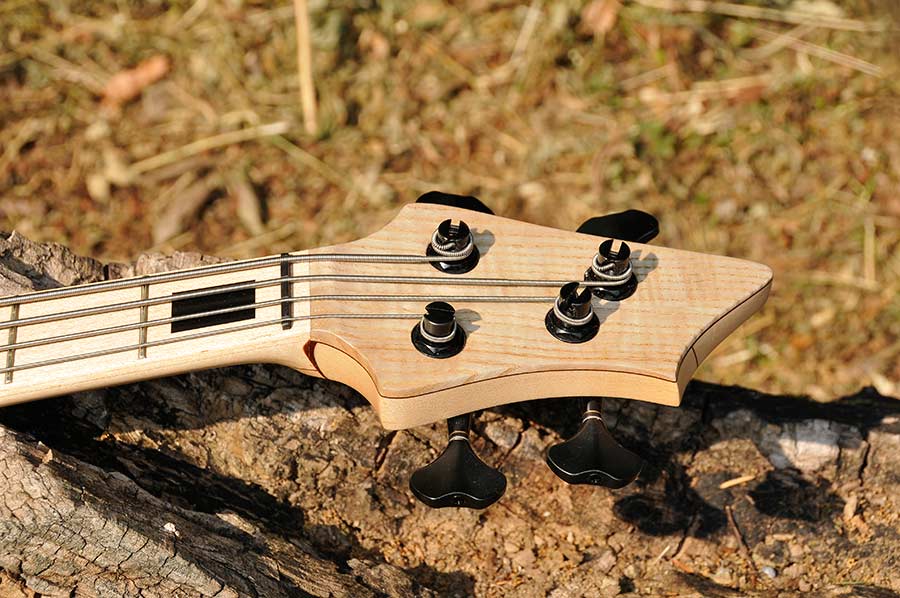 Bass Professor 5/2017, Bass Special: Deutscher Instrumentenpreis 2017 - Le Fay Pulse 4 Bass Professor 5/2017, Bass Special: Deutscher Instrumentenpreis 2017 - Le Fay Pulse 4