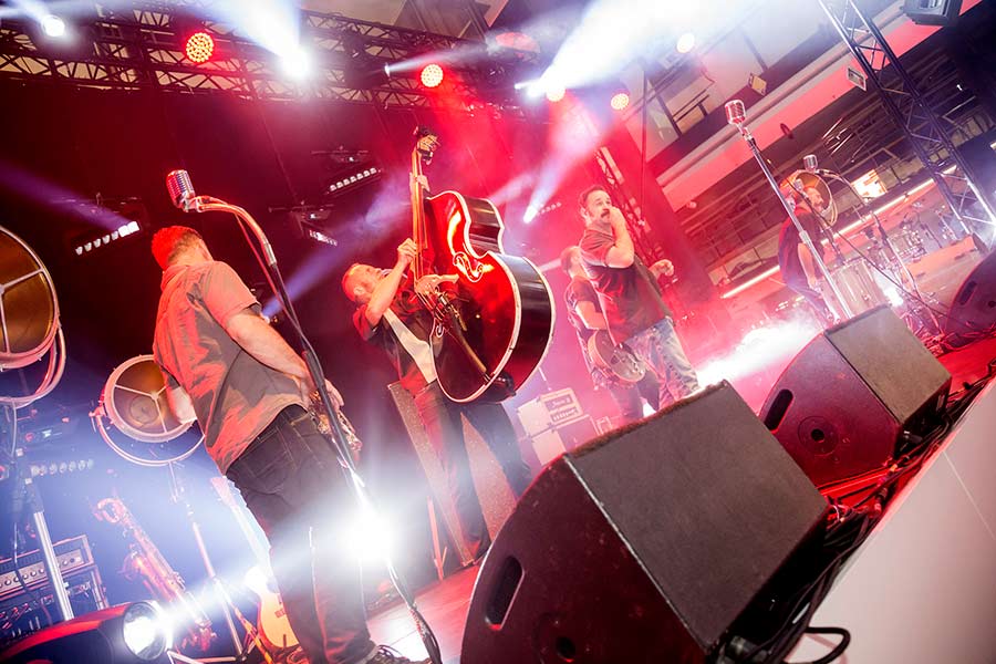 Bass Professor 2/2018, Didi Beck: Der Marathon-Kontrabassist