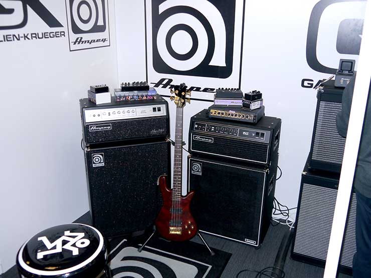 Bass Professor 3/2018. London Bass Guitar Show 2018 Bass Professor 3/2018. London Bass Guitar Show 2018