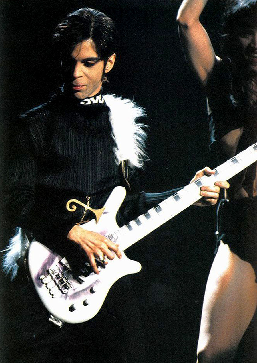 Bass Professor 4/2018 Nr. 95; »My name is Prince, and I am funky!“ - WARWICK "Thumb"