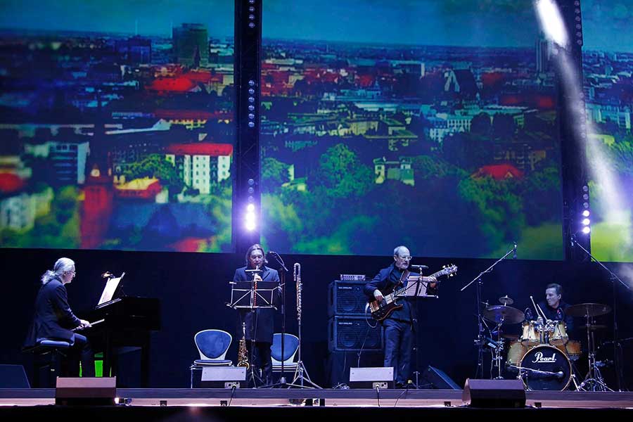 Bass Professor 4/2018, Story Thomas Stahr