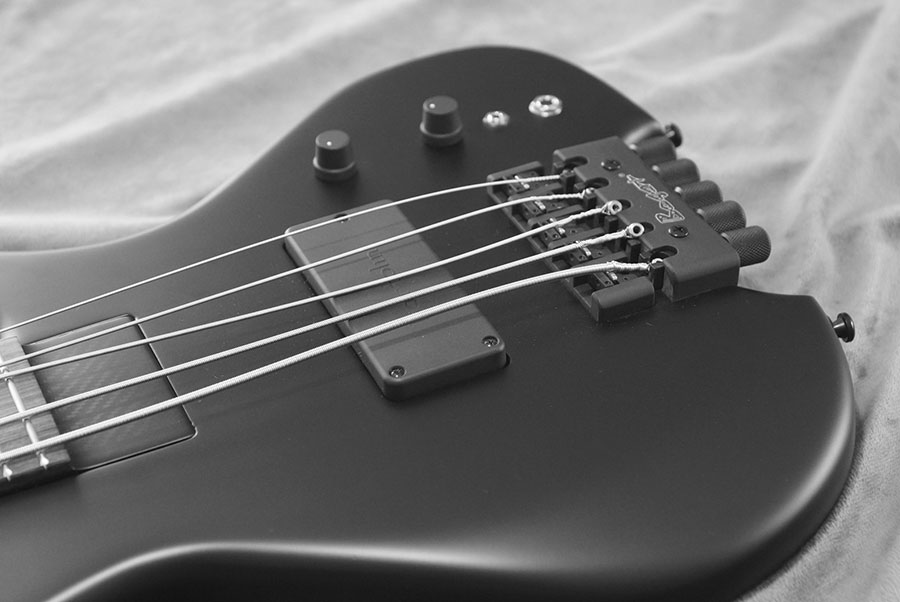 Bass Professor 4/2018, Test: SKC BOGART Kosmo V Bass Professor 4/2018, Test: SKC BOGART Kosmo V