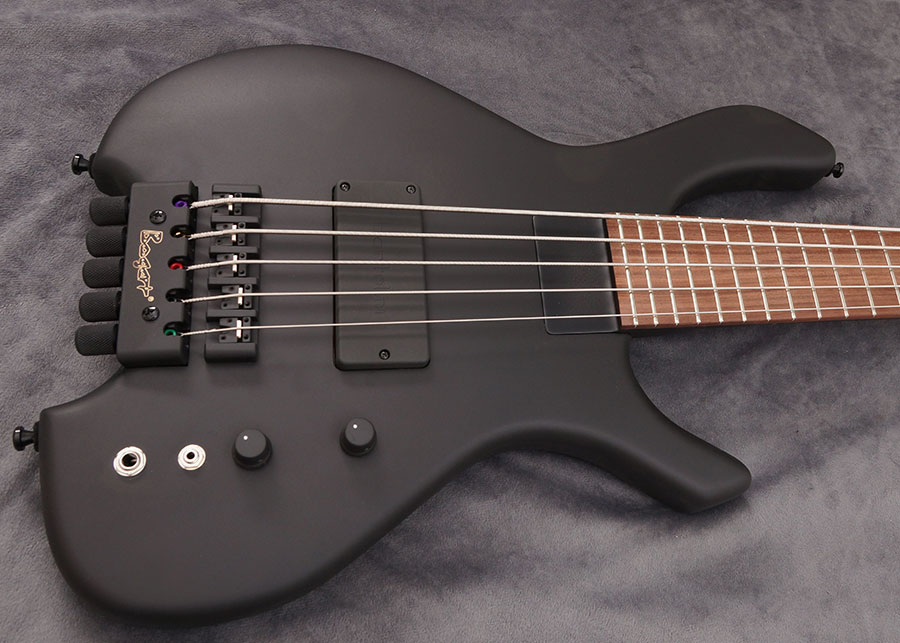 Bass Professor 4/2018, Test: SKC BOGART Kosmo V