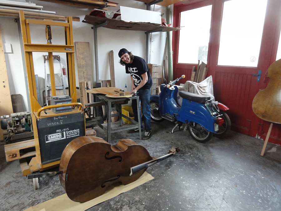 Bass Professor 5/2018 Nr. 96; Bassbauer im Gespräch - Markus Däsch