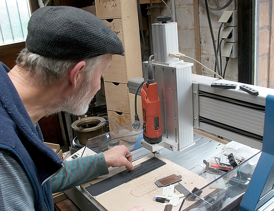 Bass Professor 6/2018 Nr. 98; Bassbauer im Gespräch - Christoph Dolf BASSCULTURE