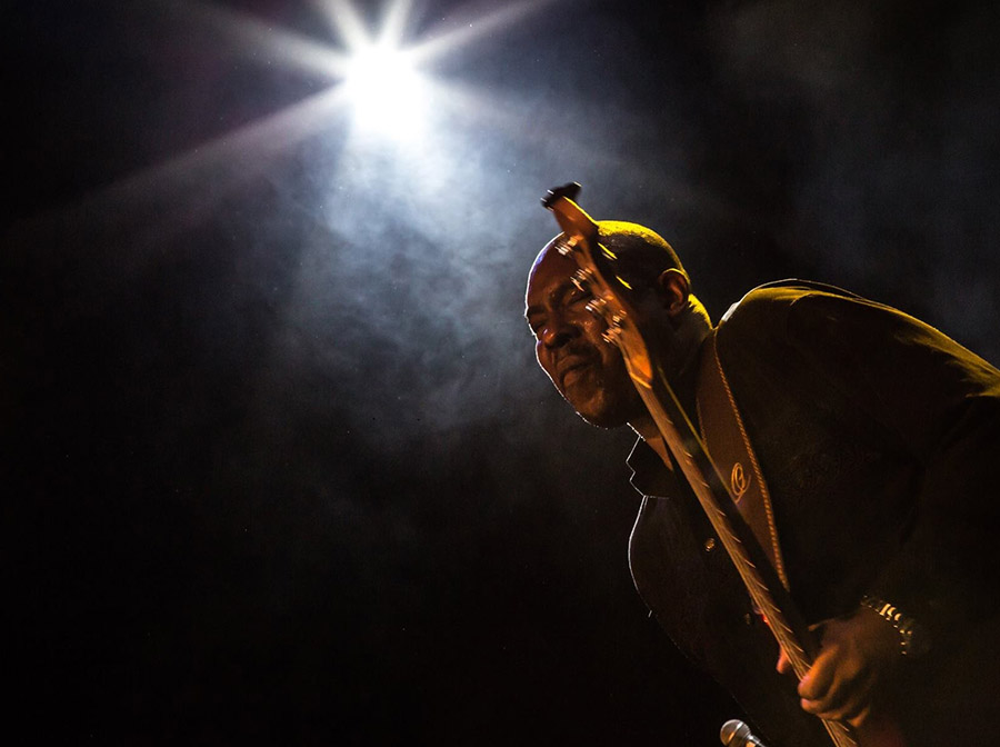 Bass Professor 6/2018 Nr. 98; Bass Professor 2/2019. Story: Raoul Walton: Das Wichtigste steht nicht in den Noten.  Bass Professor 6/2018 Nr. 98; Bass Professor 2/2019. Story: Raoul Walton: Das Wichtigste steht nicht in den Noten.