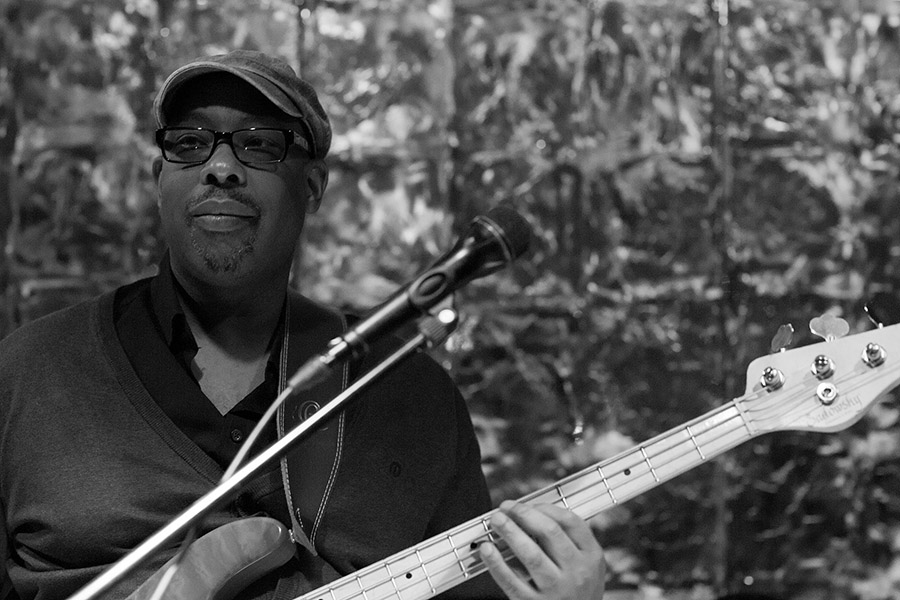 Bass Professor 6/2018 Nr. 98; Bass Professor 2/2019. Story: Raoul Walton: Das Wichtigste steht nicht in den Noten.  Bass Professor 6/2018 Nr. 98; Bass Professor 2/2019. Story: Raoul Walton: Das Wichtigste steht nicht in den Noten.