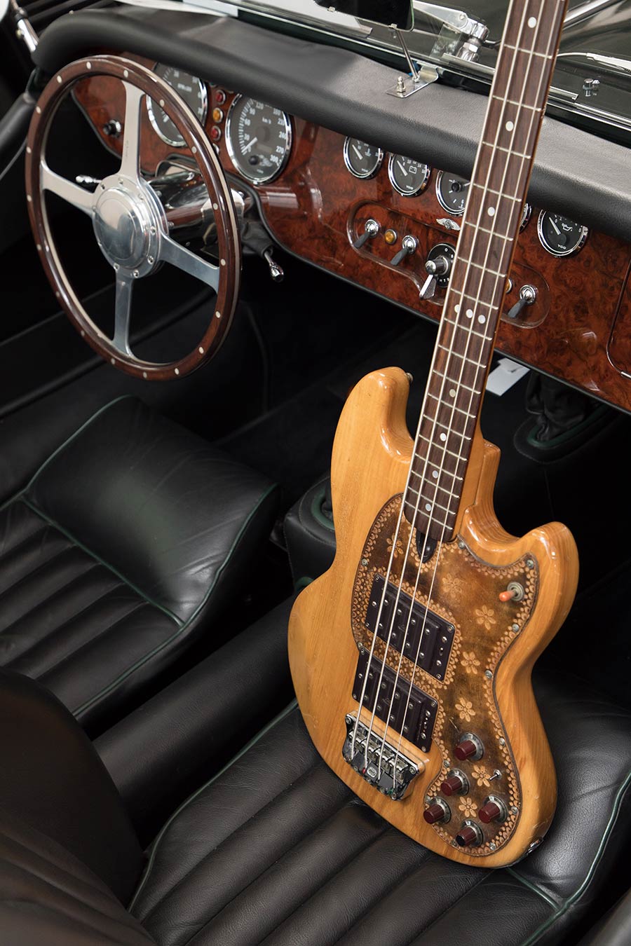 Bass Professor 3/2019 - Ausgabe 99; Bass Professor; Guitar Summit; Roland Kaschube; Lexxi Foxx; Lisa Wulff; Oliver Lang; Achim Seifert; Bert Gerecht; Guitar Summit; Marleaux; BassMuseum; Wal JG Custom; Elyra Slapcool; Jozsi Lak; Selma 6 String Multiscale; RockBoard; Jens Gears; Rolf Sander; Jens Ritter; Eyb; Alyra; Dingwall; Music Man; Yamaha; Spector; Music Store; Nature Shock; Torillo; BassMuseum: Wal JG Custom Bass Professor 3/2019 - Ausgabe 99; Bass Professor; Guitar Summit; Roland Kaschube; Lexxi Foxx; Lisa Wulff; Oliver Lang; Achim Seifert; Bert Gerecht; Guitar Summit; Marleaux; BassMuseum; Wal JG Custom; Elyra Slapcool; Jozsi Lak; Selma 6 String Multiscale; RockBoard; Jens Gears; Rolf Sander; Jens Ritter; Eyb; Alyra; Dingwall; Music Man; Yamaha; Spector; Music Store; Nature Shock; Torillo; BassMuseum: Wal JG Custom