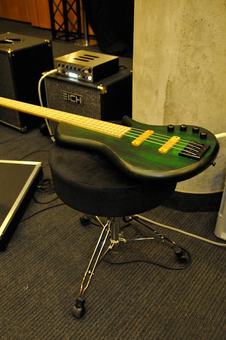 Bass Professor 3/2019 - Ausgabe 99; Bass Professor; Guitar Summit; Roland Kaschube; Lexxi Foxx; Lisa Wulff; Oliver Lang; Achim Seifert; Bert Gerecht; Guitar Summit; Marleaux; BassMuseum; Wal JG Custom; Elyra Slapcool; Jozsi Lak; Selma 6 String Multiscale; RockBoard; Jens Gears; Rolf Sander