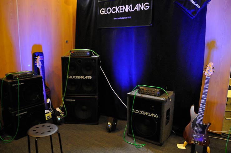 Bass Professor 3/2019 - Ausgabe 99; Bass Professor; Guitar Summit; Roland Kaschube; Lexxi Foxx; Lisa Wulff; Oliver Lang; Achim Seifert; Bert Gerecht; Guitar Summit; Marleaux; BassMuseum; Wal JG Custom; Elyra Slapcool; Jozsi Lak; Selma 6 String Multiscale; RockBoard; Jens Gears; Rolf Sander