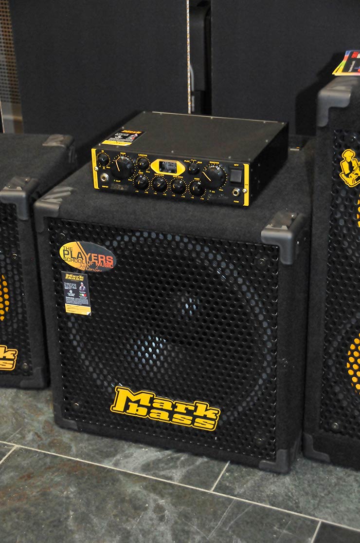 Bass Professor 3/2019 - Ausgabe 99; Bass Professor; Guitar Summit; Roland Kaschube; Lexxi Foxx; Lisa Wulff; Oliver Lang; Achim Seifert; Bert Gerecht; Guitar Summit; Marleaux; BassMuseum; Wal JG Custom; Elyra Slapcool; Jozsi Lak; Selma 6 String Multiscale; RockBoard; Jens Gears; Rolf Sander