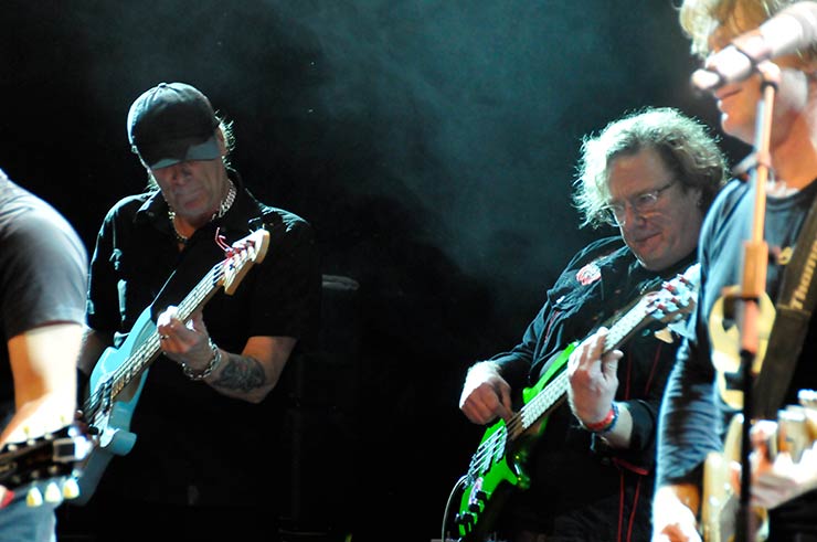 Bass Professor 3/2019 - Ausgabe 99; Bass Professor; Guitar Summit; Roland Kaschube; Lexxi Foxx; Lisa Wulff; Oliver Lang; Achim Seifert; Bert Gerecht; Guitar Summit; Marleaux; BassMuseum; Wal JG Custom; Elyra Slapcool; Jozsi Lak; Selma 6 String Multiscale; RockBoard; Jens Gears; Rolf Sander