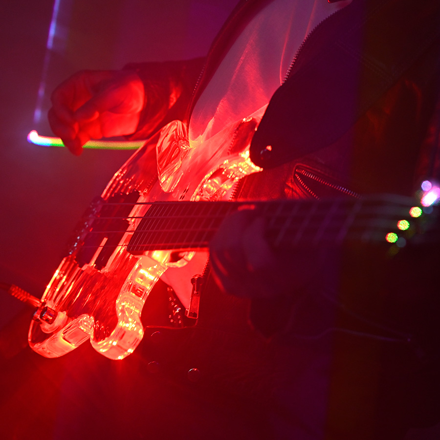 Bass Professor 4/2019, Ausgabe 100, Bass Professor 4/2019, Ausgabe 100, Studiobassisten: Marius Goldhammer, Bass Special: Sandberg Plasma Bass Bass Professor 4/2019, Ausgabe 100, Bass Professor 4/2019, Ausgabe 100, Studiobassisten: Marius Goldhammer, Bass Special: Sandberg Plasma Bass