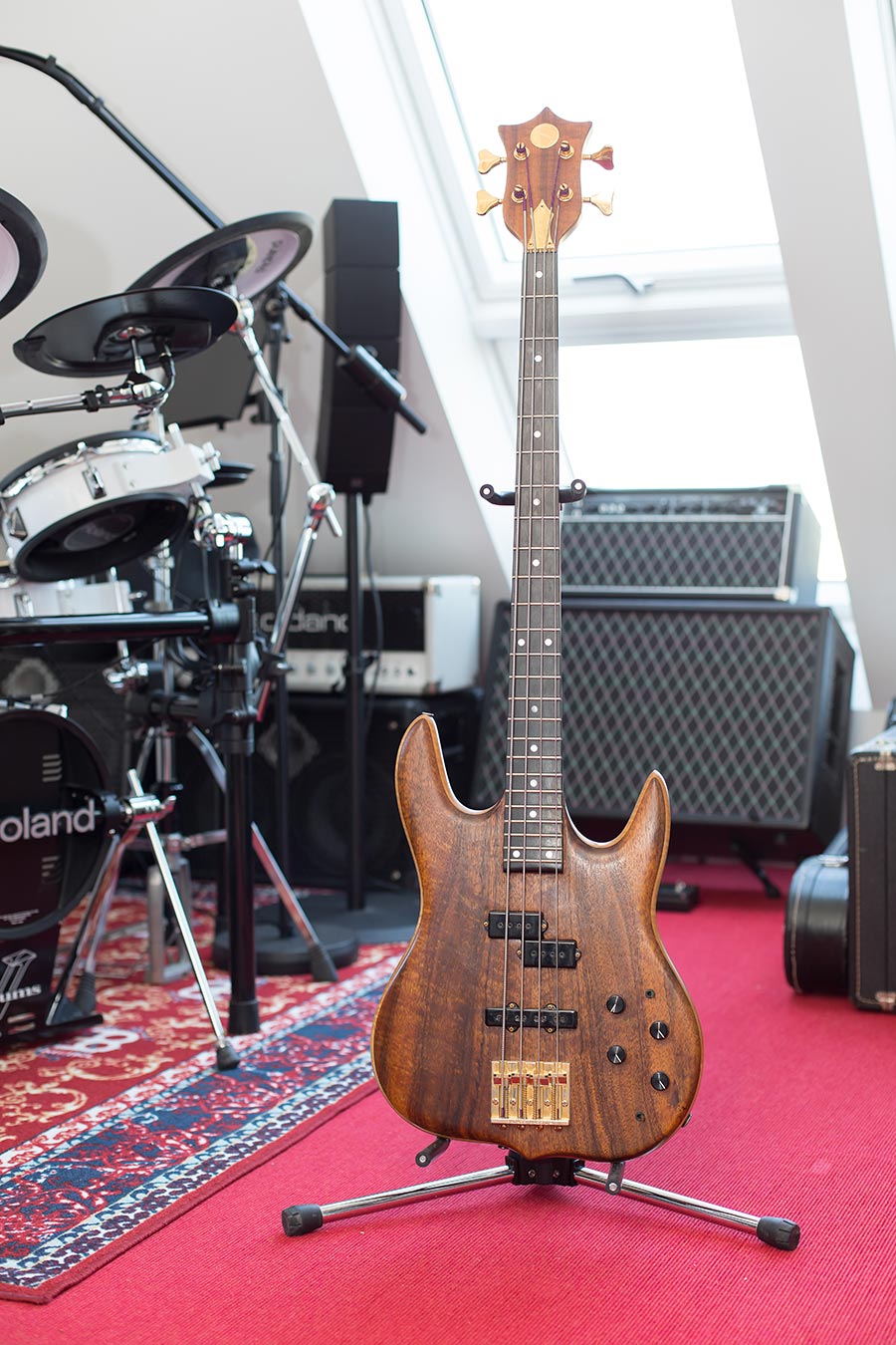 Bass Professor 2/2020. BassMuseum: Ken Smith B.T. Standard