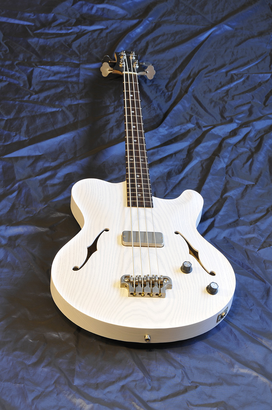 Nik Huber Rietbergen Bass