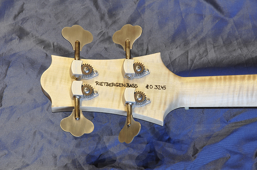 Nik Huber Rietbergen Bass