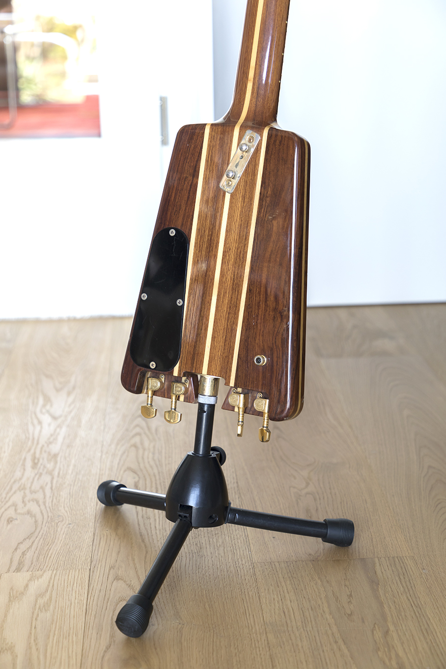 Bass Professor 2/2021, Ausgabe 105, Bass Museum: Nobby Meidel Bass