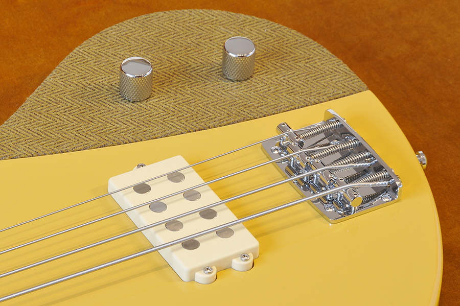 Bass Professor 2/2021, Ausgabe 105. Test: Ulrich Bass Design Retro 57