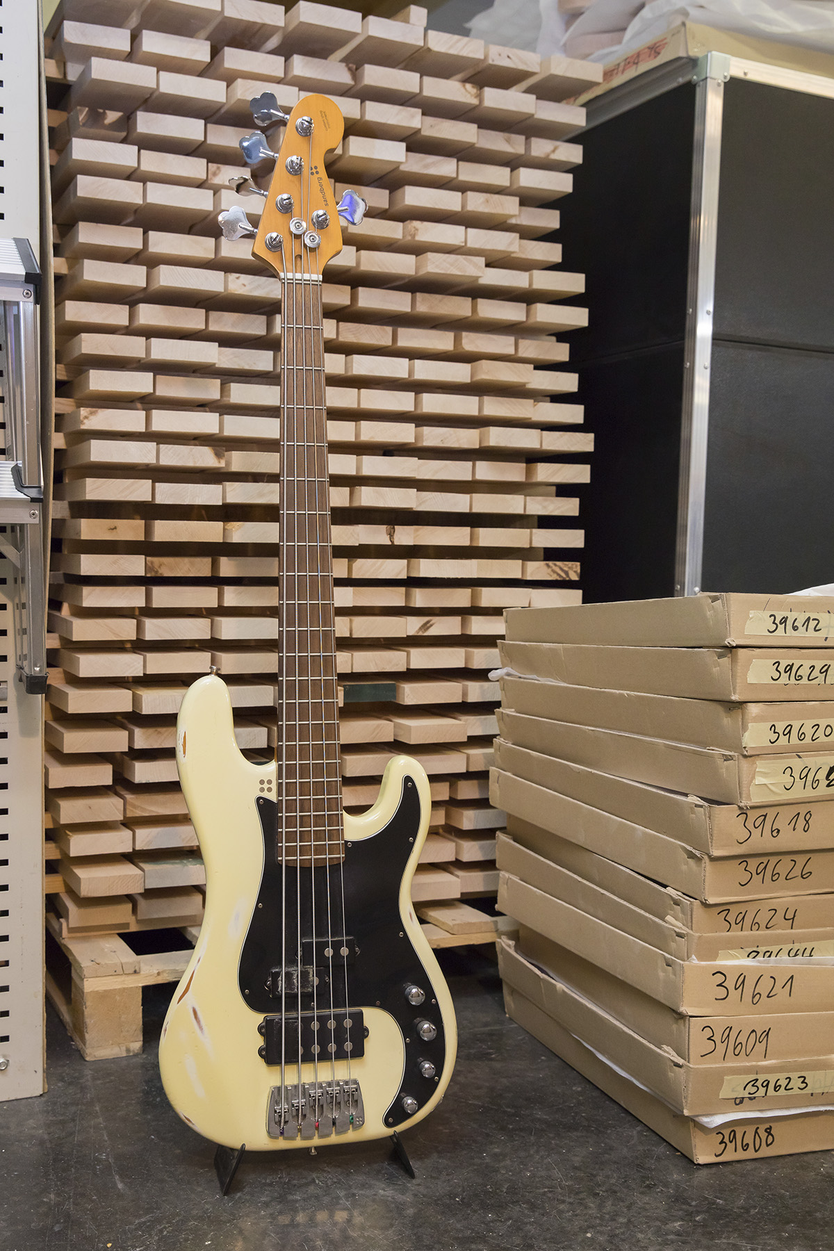 BassMuseum: Sandberg CAL PM-5 Custom Shop