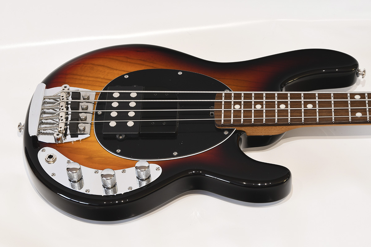 Bass Professor 2/2022, Test: Music Man Stingray Tim Commerford Signature Short Scale Bass passiv
