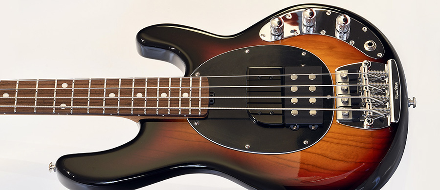 Bass Professor 2/2022, Test: Music Man Stingray Tim Commerford Signature Short Scale Bass passiv