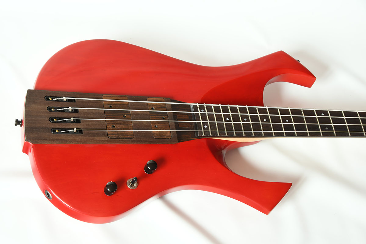 Test: Elyra Guitars SC4 4-Saiter